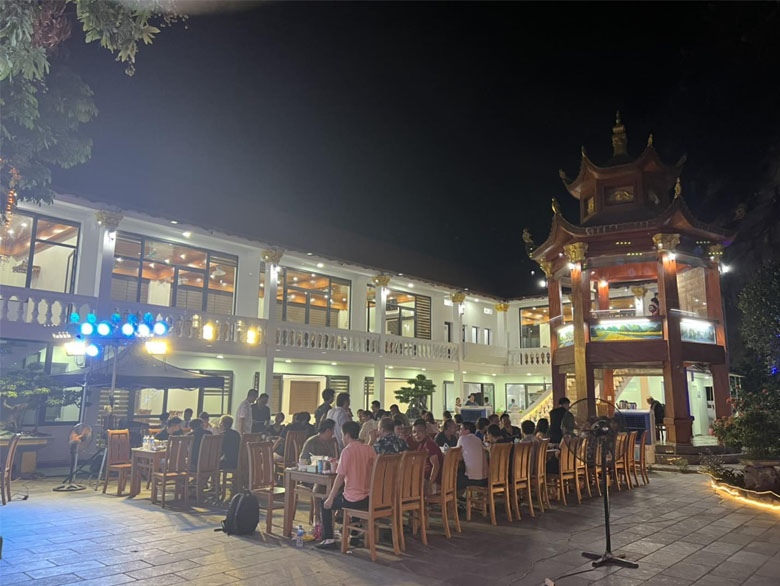 Nhà hàng Dê ba cửa Tràng An, Ninh Bình