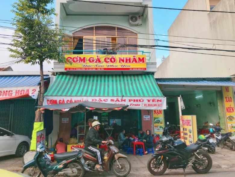 Cơm gà Phú Yên cô Nhâm - Trần Phú
