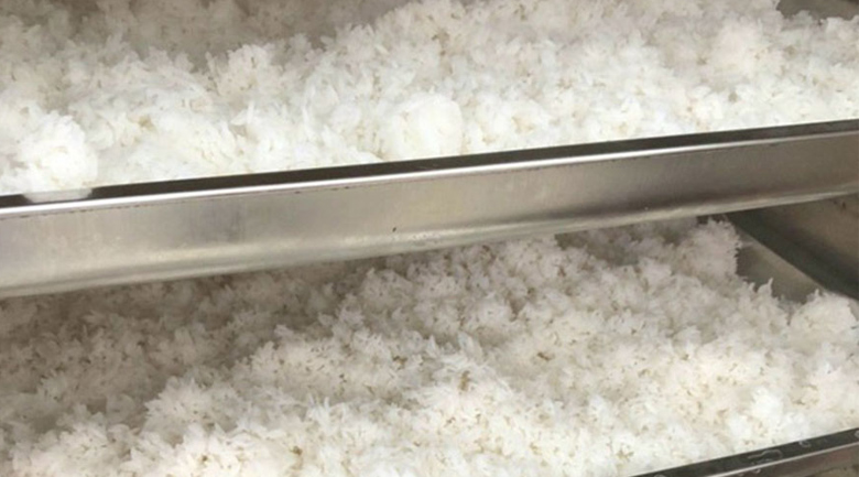 Nên sử dụng nồi cơm điện hay tủ nấu cơm chuyên dụng? nên sử dụng nồi cơm điện hay tủ nấu cơm chuyên dụng, tủ nấu cơm