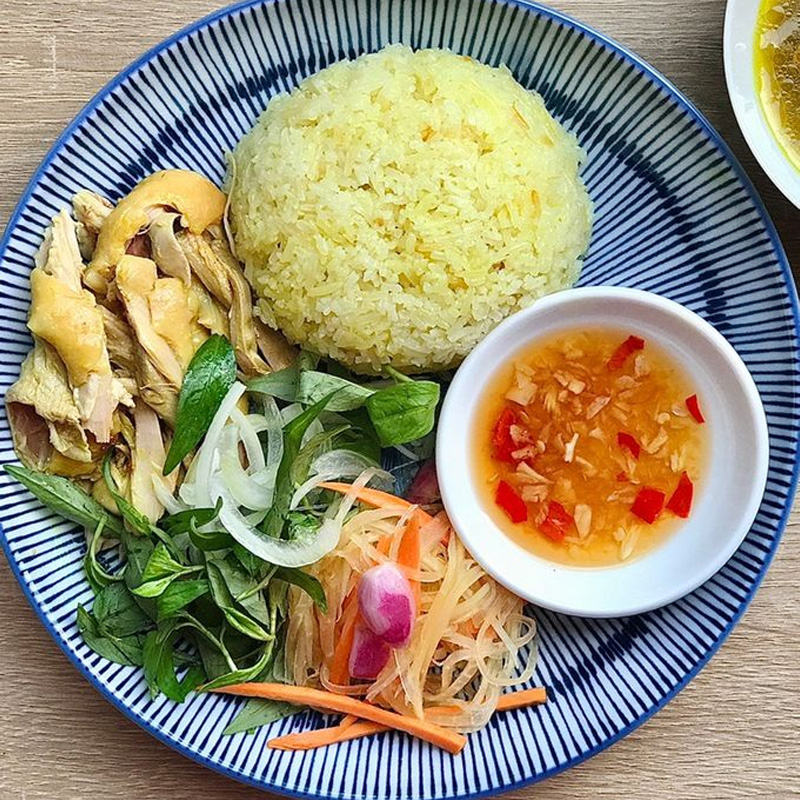 Hướng dẫn làm cơm gà Hội An chuẩn vị chỉ với 5 bước đơn giản